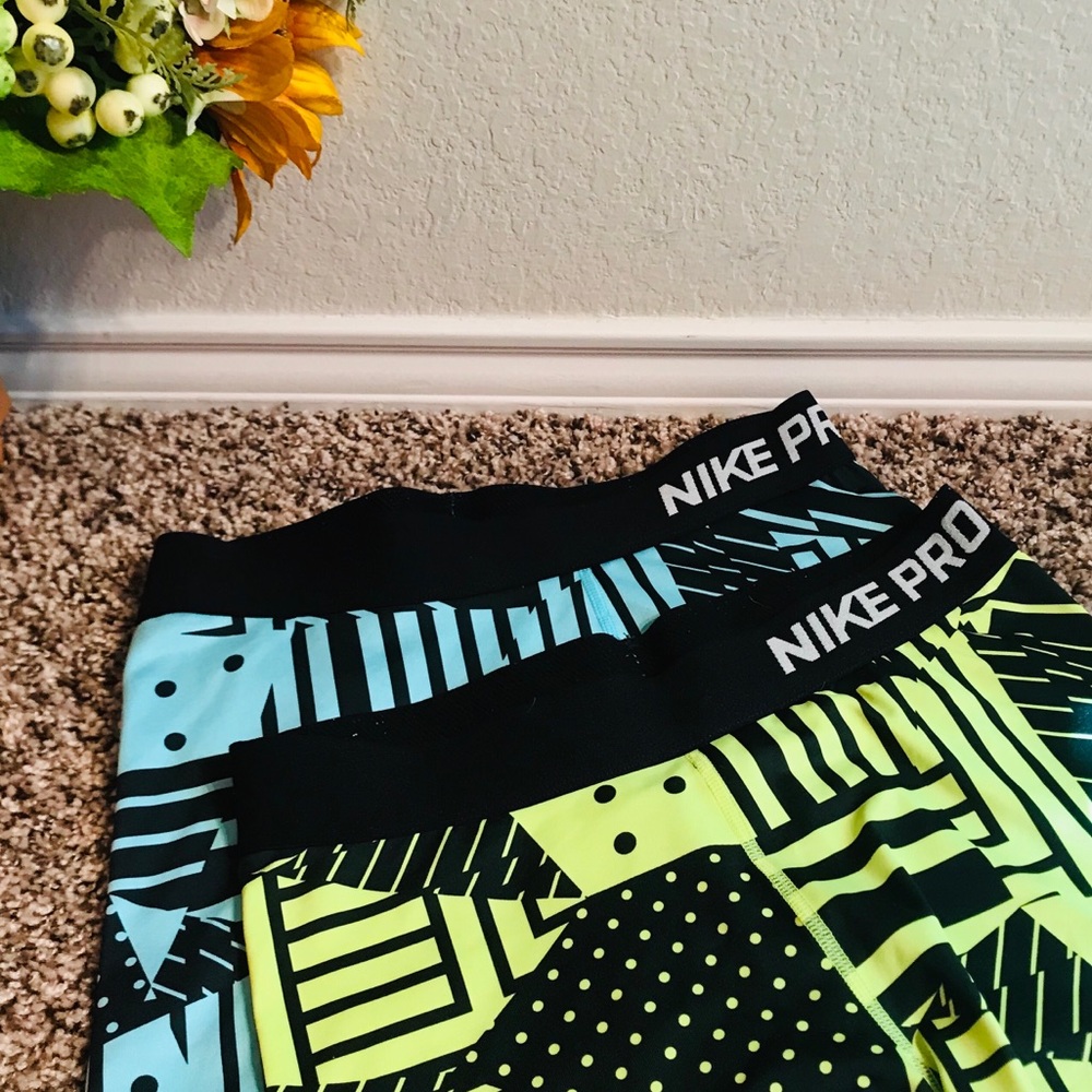 2 Nike Pro Spandex, 3”